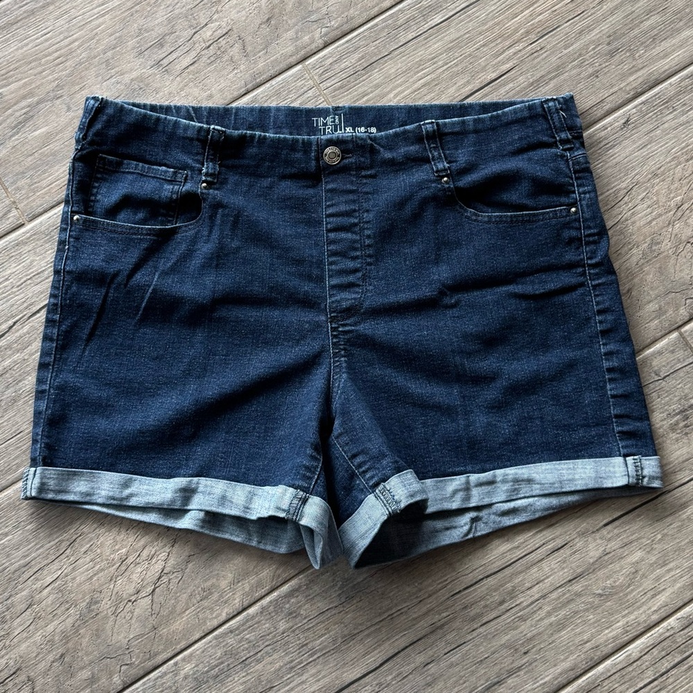 Time and Tru Blue Denim Shorts Women’s Size 16/18